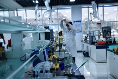 全國(guó)網(wǎng)絡(luò)媒體山西行丨振興東方,助力中醫(yī)藥走向國(guó)際